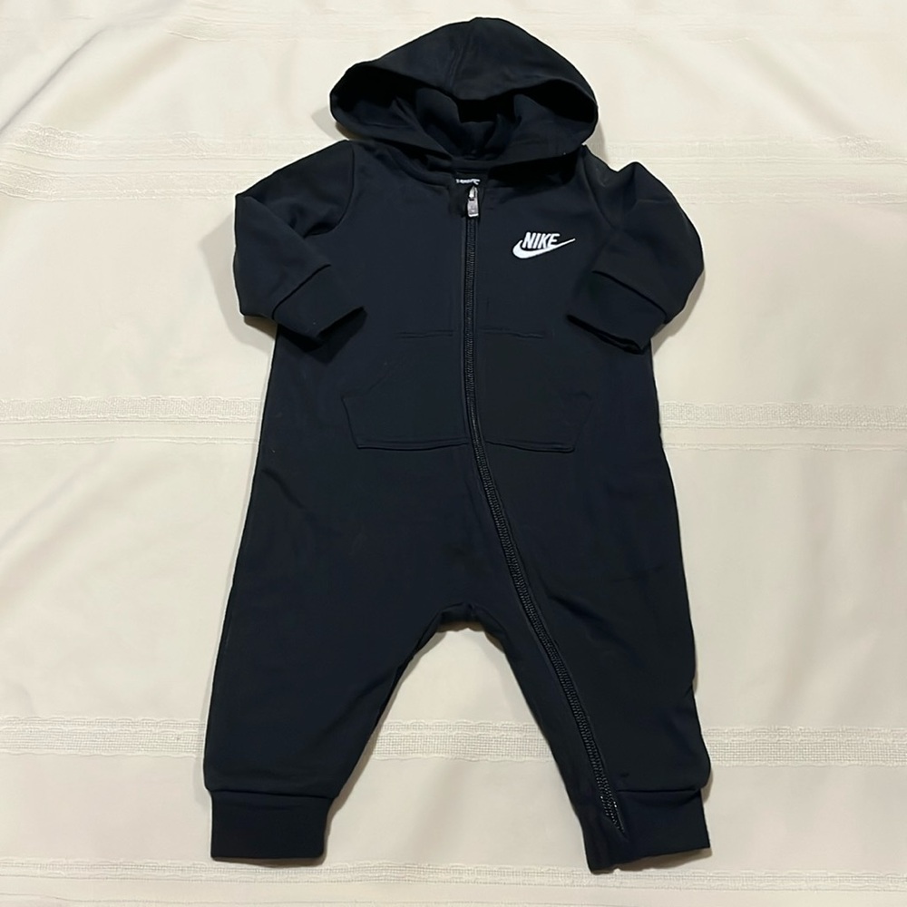 Nike black one piece zip up Sz 6m euc bundle to save